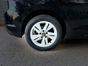 Volkswagen Golf 1.0 eTSI MHEV Life Hatchback 5dr Petrol Hybrid DSG Euro 6 (s/s) 