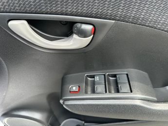Honda Jazz 1.3h IMA HE Hatchback 5dr Petrol Hybrid CVT Euro 5 (102 ps)