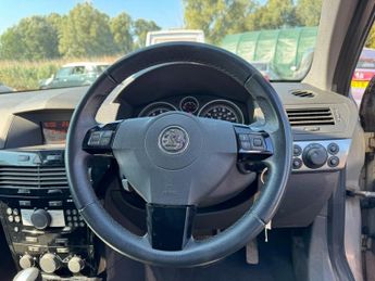 Vauxhall Astra DESIGN 16V E4