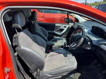 Peugeot 208 ALLURE