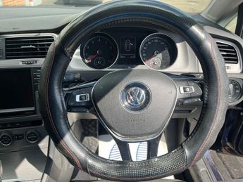 Volkswagen Golf 1.2 TSi Bluemotion Technology SE DSG 5DR