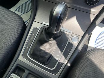 Volkswagen Golf 1.2 TSi Bluemotion Technology SE DSG 5DR