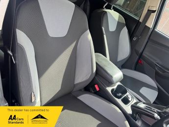 Ford Focus 1.6 Zetec Navigator Powershift Euro 5 5dr