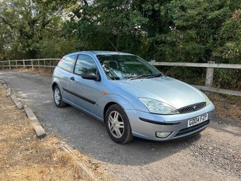 Ford Focus ZETEC PART/EX TO CLEAR FULL SERVICE HISTORY 17 STAMPS 10 MONTH M