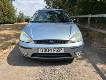 Ford Focus ZETEC PART/EX TO CLEAR FULL SERVICE HISTORY 17 STAMPS 10 MONTH M