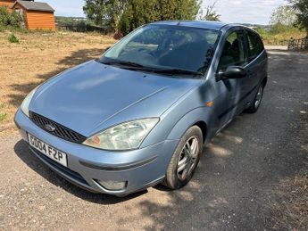 Ford Focus ZETEC PART/EX TO CLEAR FULL SERVICE HISTORY 17 STAMPS 10 MONTH M