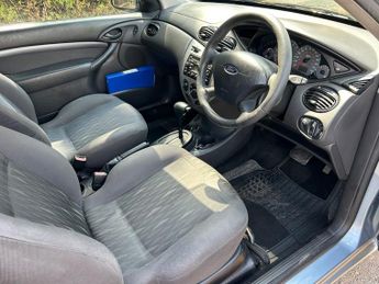 Ford Focus ZETEC PART/EX TO CLEAR FULL SERVICE HISTORY 17 STAMPS 10 MONTH M