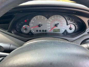 Ford Focus ZETEC PART/EX TO CLEAR FULL SERVICE HISTORY 17 STAMPS 10 MONTH M