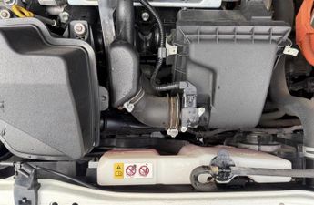 Toyota Voxy 18 HYBRID PETEOL AUTOMATIC BUSINESS CLASS