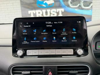 Hyundai KONA 64kWh Premium SE Auto 5dr (7kW Charger)