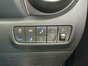 Hyundai KONA 64kWh Premium SE Auto 5dr (7kW Charger)