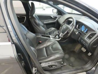 Volvo XC60 2.4 D5 R-Design Lux Nav Auto AWD Euro 6 (s/s) 5dr