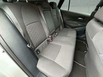 Toyota Corolla 1.8 VVT-h Icon Tech Touring Sports CVT Euro 6 (s/s) 5dr