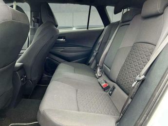 Toyota Corolla 1.8 VVT-h Icon Tech Touring Sports CVT Euro 6 (s/s) 5dr