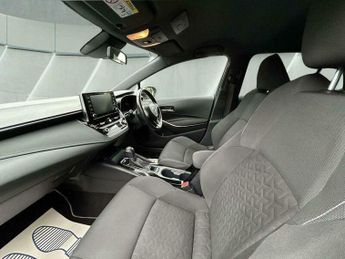 Toyota Corolla 1.8 VVT-h Icon Tech Touring Sports CVT Euro 6 (s/s) 5dr