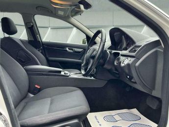 Mercedes-Benz C Class 1.8 C180 BlueEfficiency Executive SE Auto Euro 5 4dr