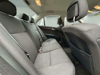 Mercedes-Benz C Class 1.8 C180 BlueEfficiency Executive SE Auto Euro 5 4dr