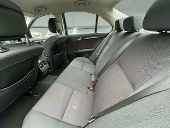 Mercedes-Benz C Class 1.8 C180 BlueEfficiency Executive SE Auto Euro 5 4dr
