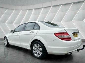 Mercedes-Benz C Class 1.8 C180 BlueEfficiency Executive SE Auto Euro 5 4dr