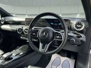 Mercedes-Benz A Class 1.5 A180d Sport (Premium) 7G-DCT Euro 6 (s/s) 5dr
