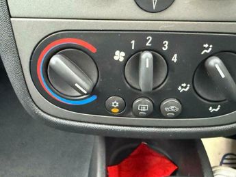 Vauxhall Corsa 1.4i 16v Design 5dr (a/c)
