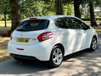 Peugeot 208 1.2 VTi PureTech Allure Euro 5 5dr
