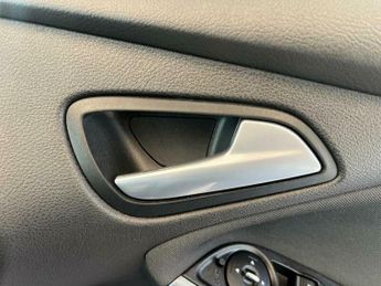 Ford Focus 1.6 Titanium Navigator Powershift Euro 5 5dr