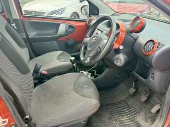 Toyota AYGO 1.0 VVT-i Fire Euro 5 5dr