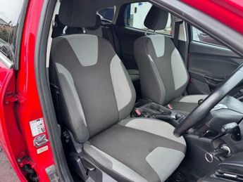 Ford Focus 1.0T EcoBoost Zetec Euro 5 (s/s) 5dr