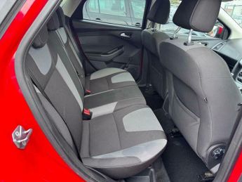 Ford Focus 1.0T EcoBoost Zetec Euro 5 (s/s) 5dr
