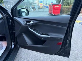 Ford Focus 1.6 Zetec Powershift Euro 6 5dr