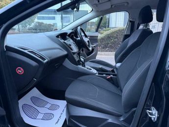Ford Focus 1.6 Zetec Powershift Euro 6 5dr