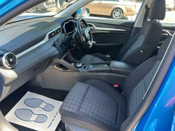 MG ZS 72.6kWh SE Long Range Auto 5dr