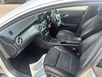 Mercedes-Benz CLA 1.6 CLA180 AMG Line Edition Coupe 7G-DCT Euro 6 (s/s) 4dr