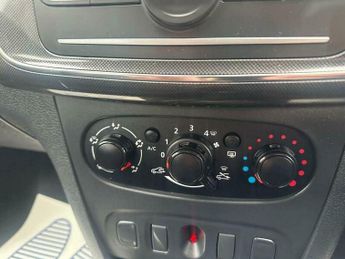 Dacia Sandero 1.0 SCe Ambiance Euro 6 5dr