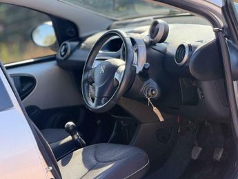 Peugeot 107 1.0 12V Allure Euro 5 5dr