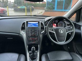 Vauxhall Astra 2.0 CDTi ecoFLEX Elite Euro 5 (s/s) 5dr
