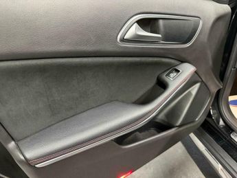 Mercedes-Benz C Class 2.1 GLA220d AMG Line 7G-DCT 4MATIC Euro 6 (s/s) 5dr