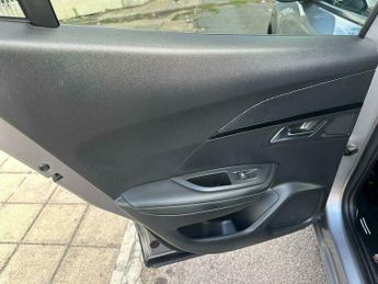 Peugeot 2008 50kWh Allure Premium Auto 5dr