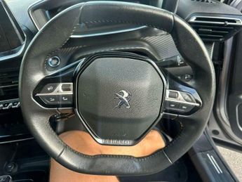 Peugeot 2008 50kWh Allure Premium Auto 5dr