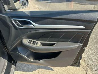 MG ZS 44.5kWh Exclusive Auto 5dr