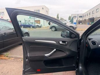 Ford Mondeo 2.0 Zetec 5dr
