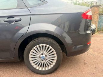 Ford Mondeo 2.0 Zetec 5dr
