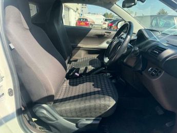 Toyota iQ 1.0 VVT-i 2 Multidrive Euro 4 3dr