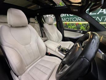 BMW X5 XDRIVE30d M SPORT [3X SERVICES & HUGE SPEC]