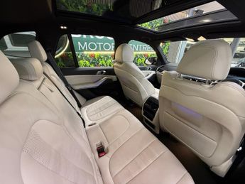 BMW X5 XDRIVE30d M SPORT [3X SERVICES & HUGE SPEC]