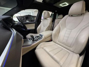 BMW X5 XDRIVE30d M SPORT [3X SERVICES & HUGE SPEC]
