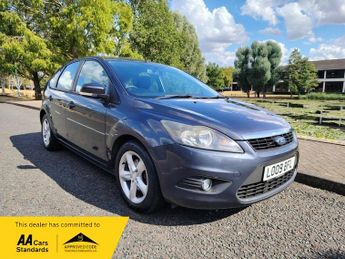 Ford Focus 1.6 Zetec Hatchback 5dr Petrol Automatic (184 g/km, 99 bhp)