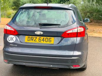 Ford Focus 1.6 Zetec Estate 5dr Petrol Manual Euro 5 (105 ps)
