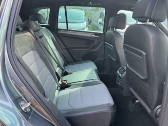 Volkswagen Tiguan 2.0 TDI R-Line DSG Euro 6 (s/s) 5dr